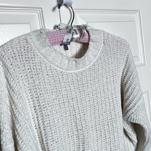 Charlotte Russe Long Sleeve Cropped Chenille Sweater in Cream - Picture 8 of 8